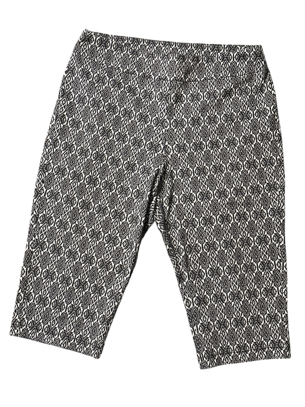 Ruby Rd. Black and White Geometric Capri Pants